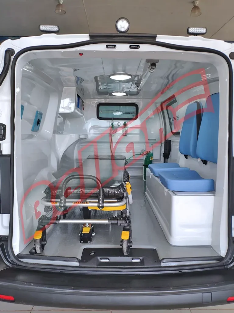 interno de fibra ambulancia citroen jumpy simples remoção.